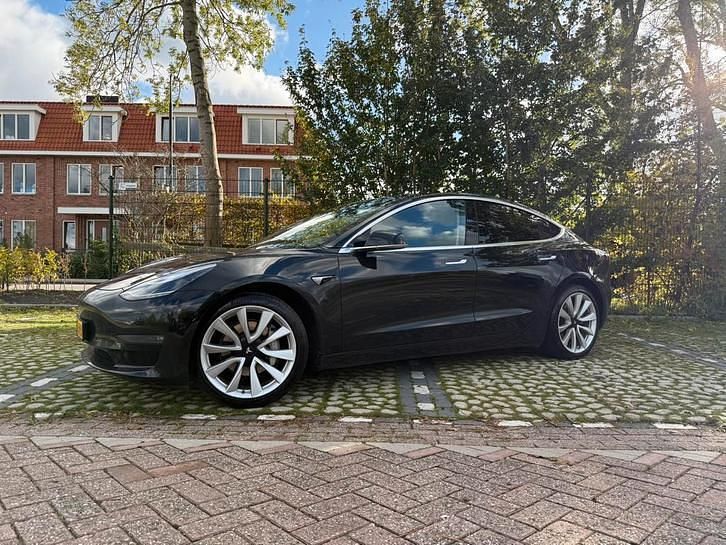 Gebruikt 2019 Tesla Model 3 Sedan | € 18.990 (Eerlijke prijs) - Afbeelding 1/1