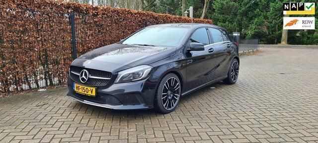 Zwart Gebruikt 2015 Mercedes A180 Edition Hatchback | € 11.950 (Eerlijke prijs) - Afbeelding 1/4
