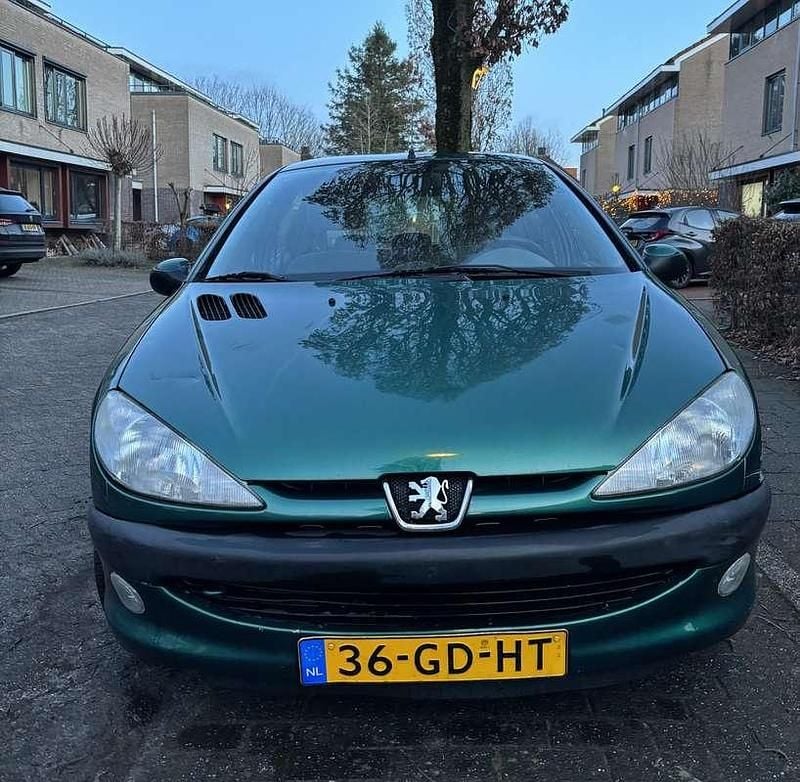 Occasion Peugeot 206 75 PK (55 kW) 2000 Sedan