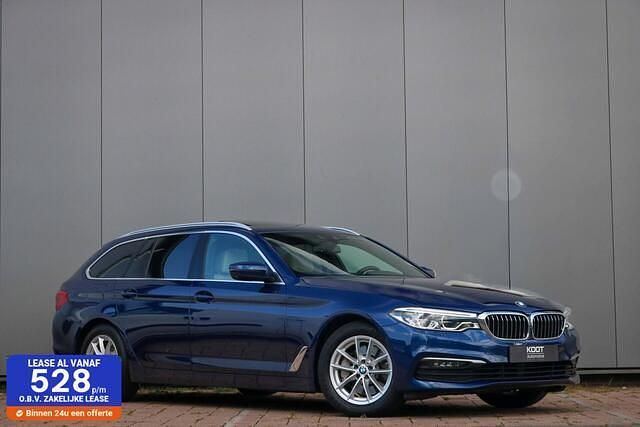 Blauw Gebruikt 2020 BMW 530 Executive Stationwagen | € 32.940 (Goede deal) - Afbeelding 1/4