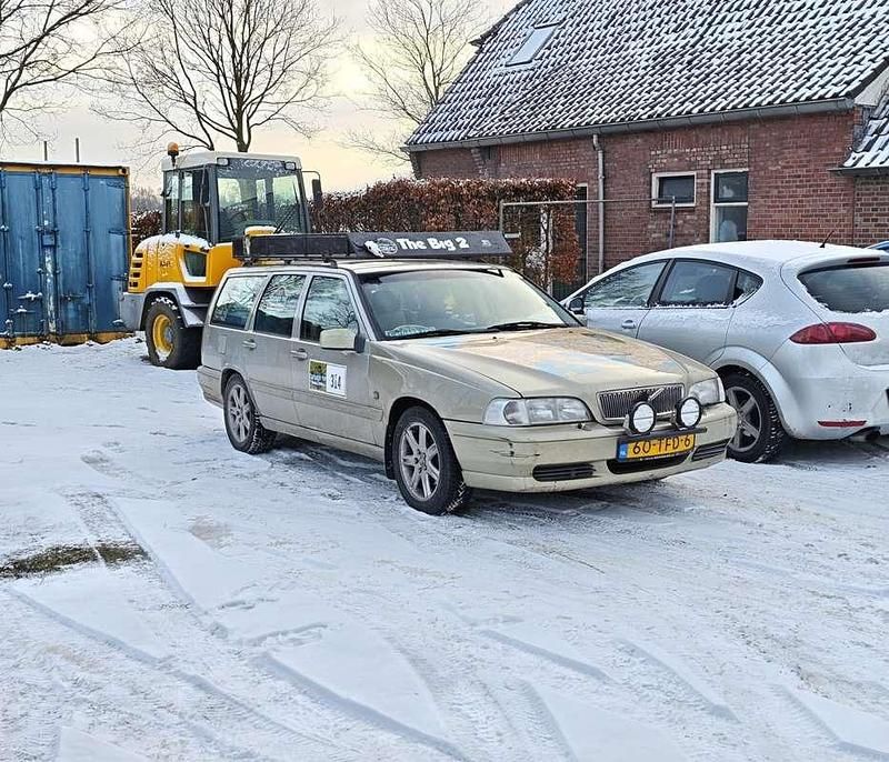 Occasion 1999 Volvo V70 Stationwagen | € 2.000 (Eerlijke prijs) - Afbeelding 1/4