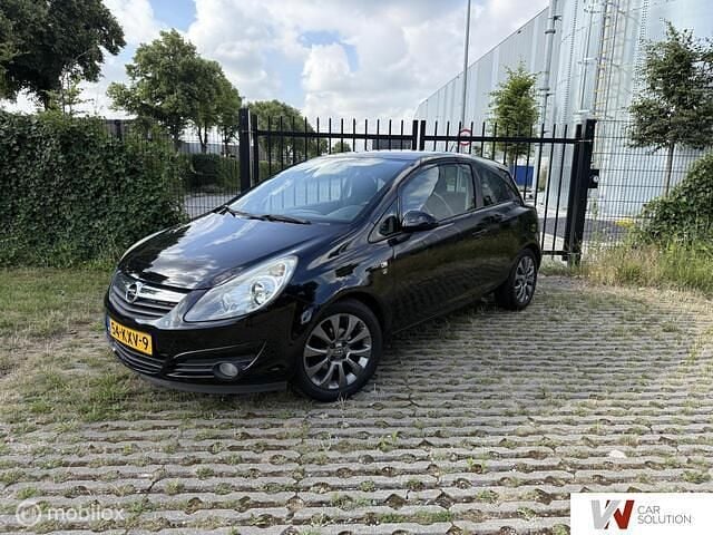 Zwart Gebruikt 2010 Opel Corsa Edition Hatchback | € 4.500 (Eerlijke prijs) - Afbeelding 1/4
