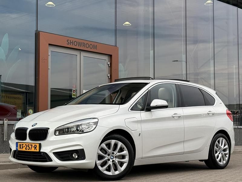 Wit Gebruikt 2016 BMW 225 Active Tourer Executive MPV | € 15.795 (Eerlijke prijs) - Afbeelding 1/4
