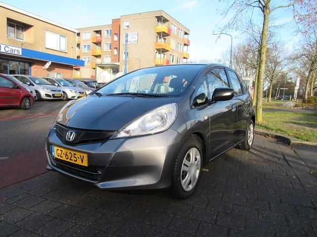 Grijs Gebruikt 2013 Honda Jazz Cool Hatchback | € 4.750 (Duur) - Afbeelding 1/4