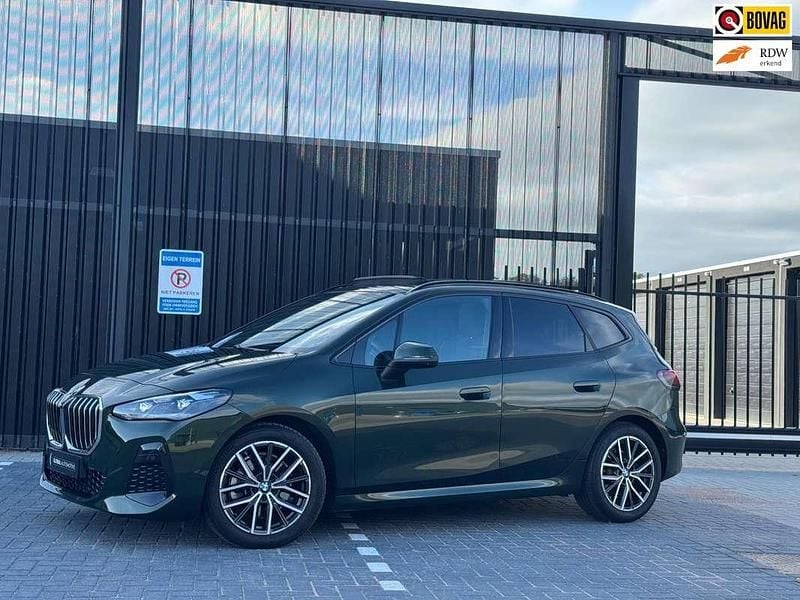 Groen Gebruikt 2021 BMW 223 Active Tourer M Sport MPV | € 39.990 - Afbeelding 1/4