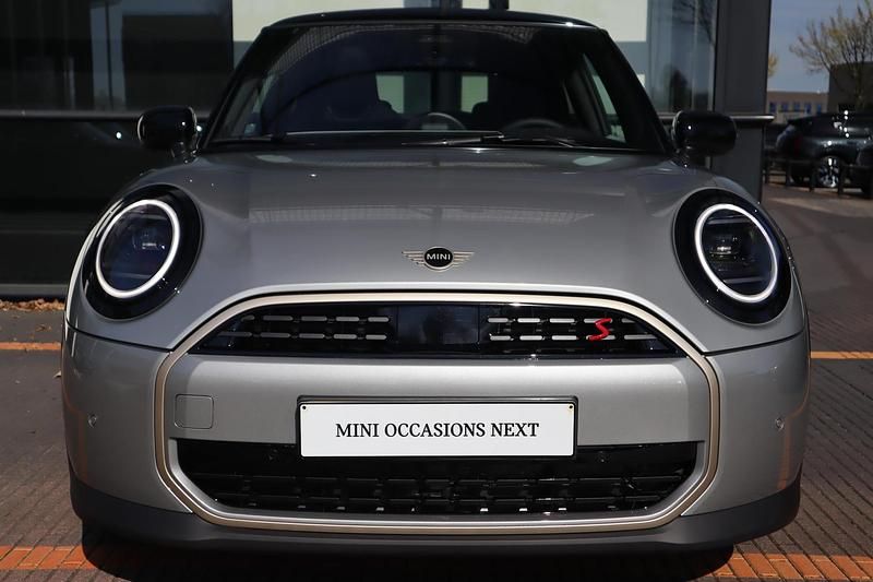 Occasion Mini Cooper S Favoured 204 PK (150 kW) 2025 Grijs Hatchback