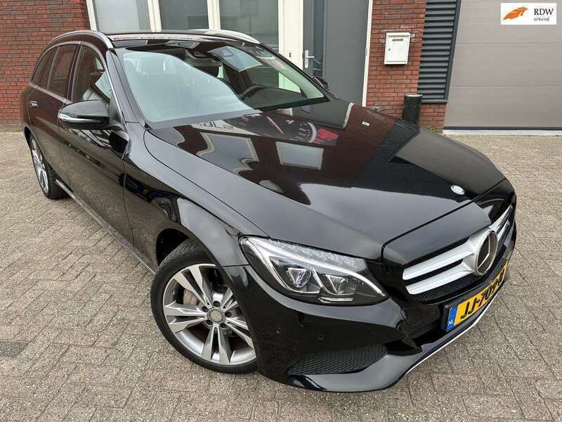 Zwart, metallic lak Gebruikt 2015 Mercedes C350e Edition Stationwagen | € 15.500 (Goede deal) - Afbeelding 1/4