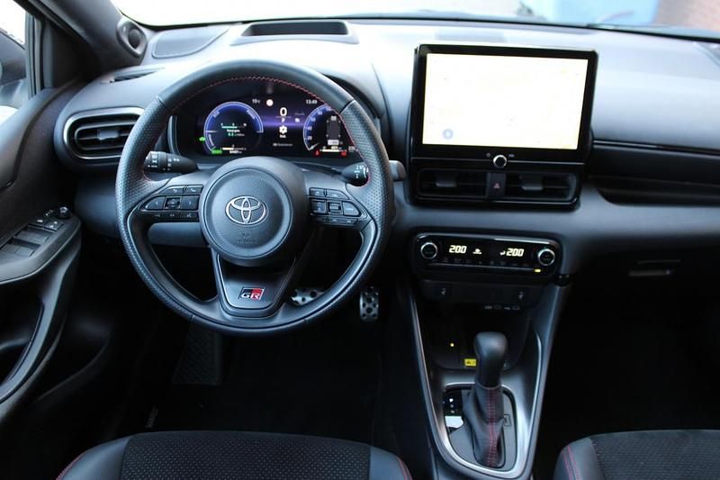 Occasion Toyota Yaris Hybrid Sport 2024 Grijs Hatchback