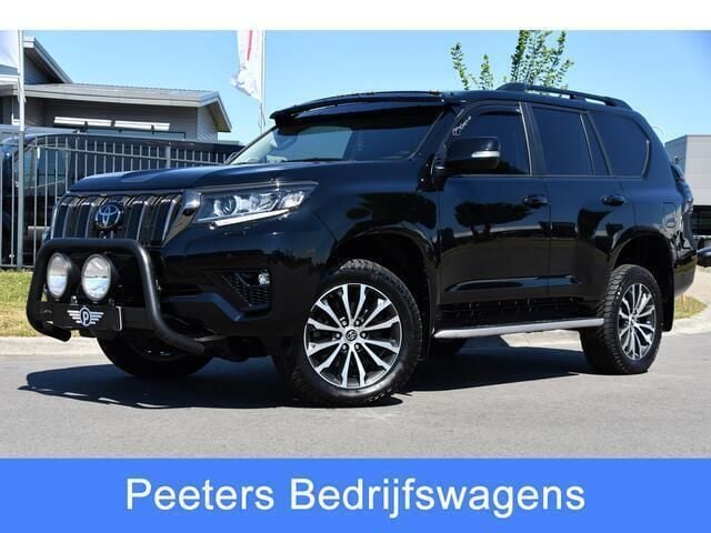 Zwart Gebruikt 2022 Toyota Land Cruiser Edition SUV | € 51.995 (Eerlijke prijs) - Afbeelding 1/4