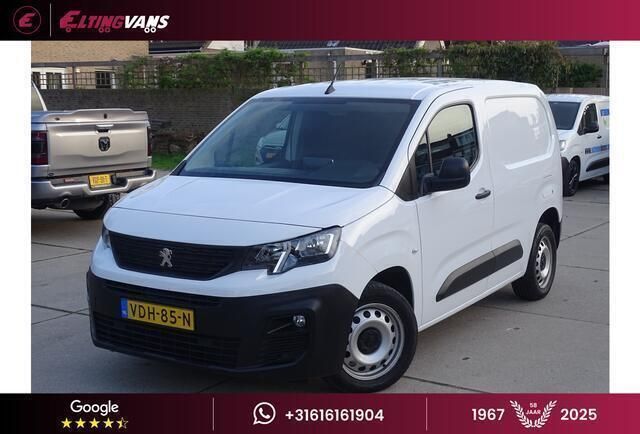 Wit Gebruikt 2019 Peugeot Partner Premium MPV | € 14.950 - Afbeelding 1/4