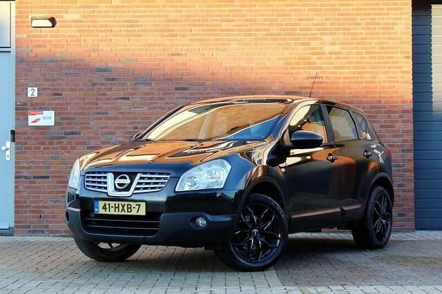 Zwart Gebruikt 2009 Nissan Qashqai Acenta SUV | € 4.395 (Goede deal) - Afbeelding 1/4