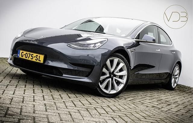 Occasion Tesla Model 3 Standard Range 239 kW (326 PK) 2019 Grijs (metallic) Sedan