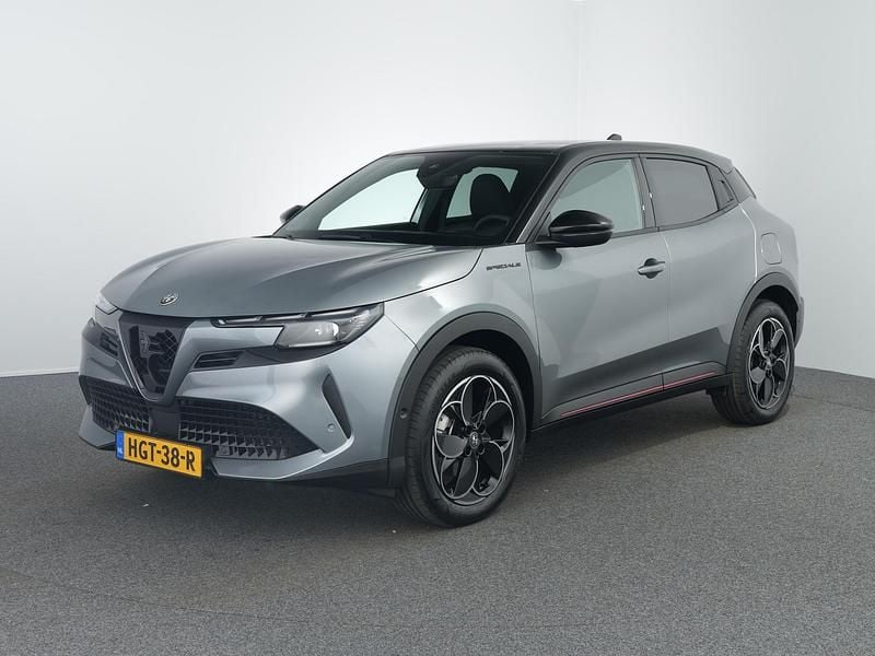 Grijs Gebruikt 2025 Alfa Romeo Junior Edizione Speciale SUV | € 34.945 (Eerlijke prijs) - Afbeelding 1/4