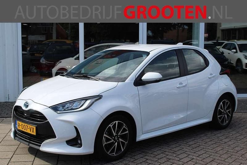 Wit Gebruikt 2023 Toyota Yaris Hybrid Hatchback | € 15.888 (Goede deal) - Afbeelding 1/4