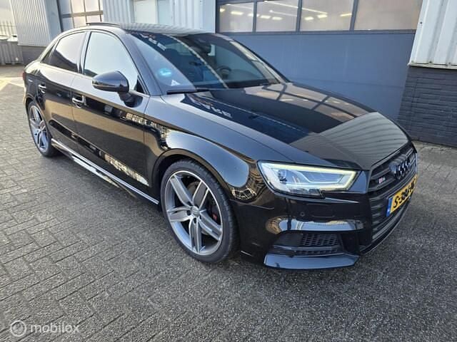 Occasion Audi S3 Comfort 299 PK (219 kW) 2019 Zwart Sedan