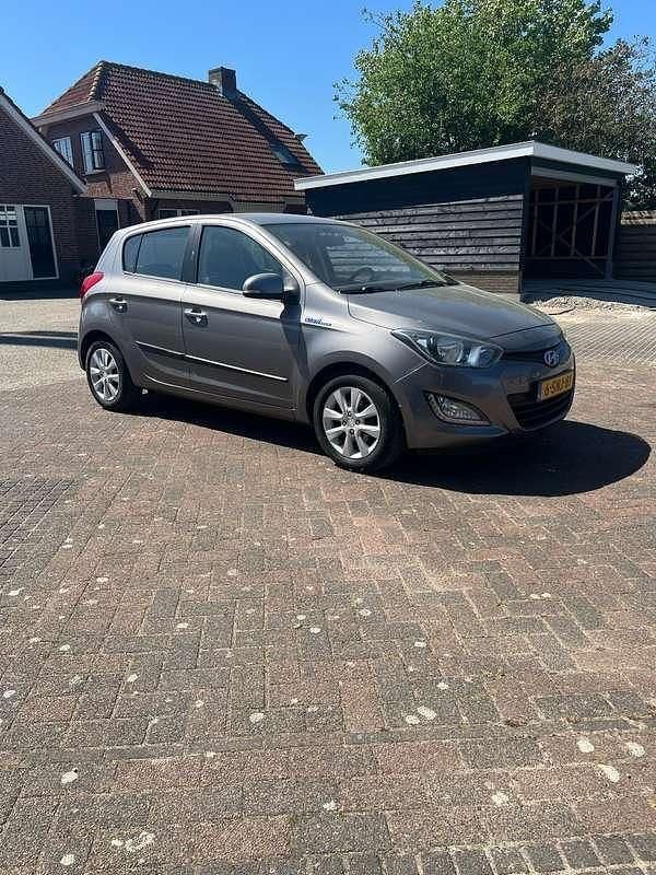 Grijs Gebruikt 2013 Hyundai i20 MPV | € 5.150 - Afbeelding 1/4