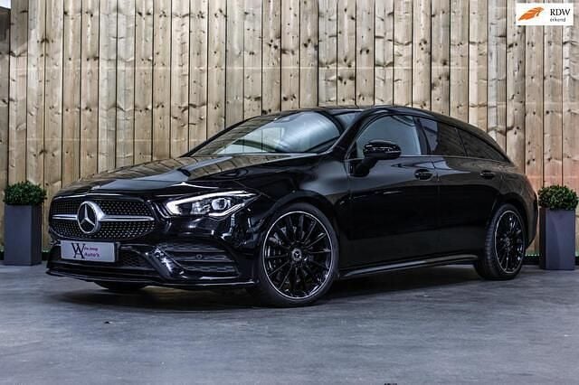 Zwart Gebruikt 2019 Mercedes CLA220 Shooting Brake AMG Stationwagen | € 27.500 (Goede deal) - Afbeelding 1/4