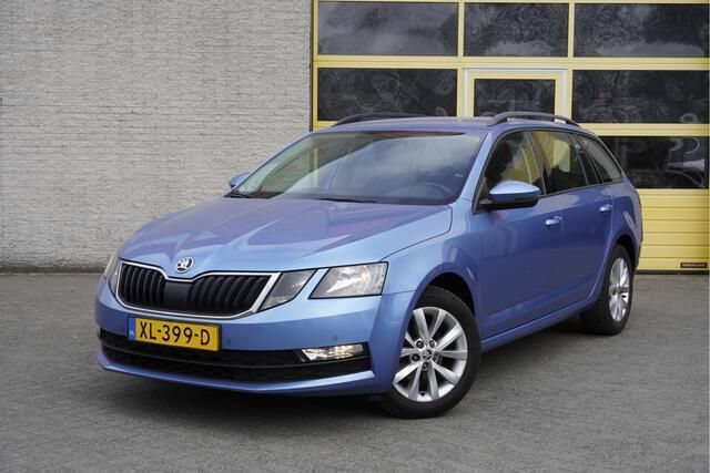 Blauw, metallic lak Gebruikt 2019 Skoda Octavia Business Line Stationwagen | € 13.950 (Goede deal) - Afbeelding 1/4