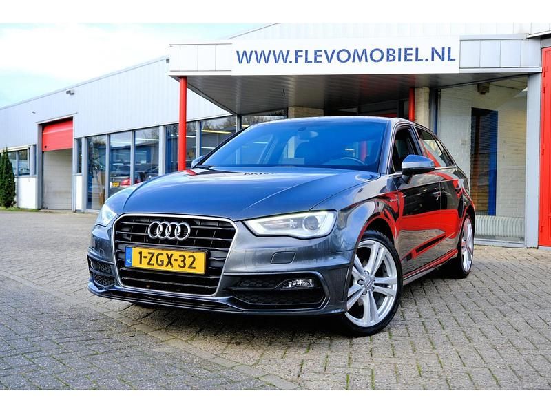 Grijs Occasion 2014 Audi A3 Ambition Hatchback | € 11.950 (Goede deal) - Afbeelding 1/4