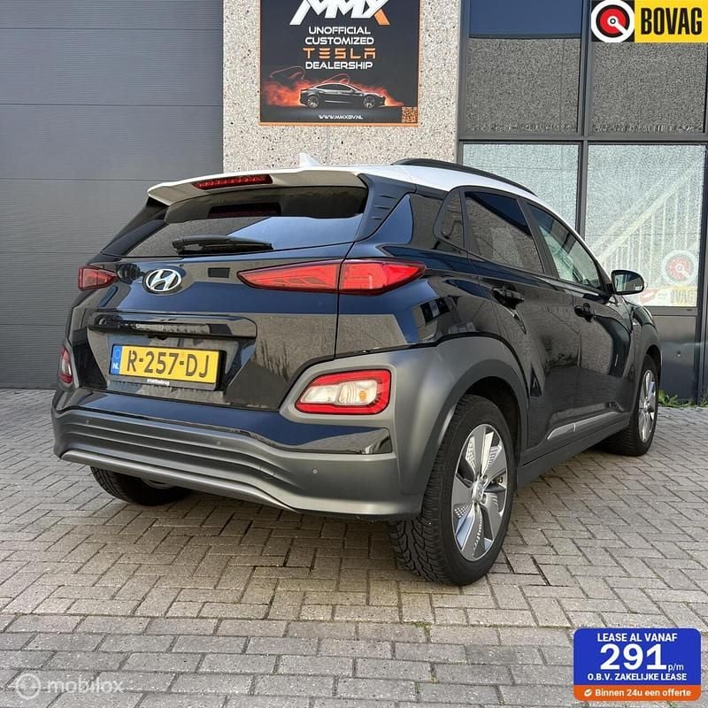 Zwart Gebruikt 2021 Hyundai Kona Comfort SUV | € 17.999 (Super prijs) - Afbeelding 1/4