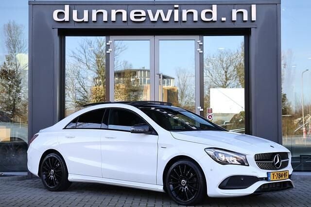 Wit Gebruikt 2019 Mercedes CLA180 AMG Sedan | € 18.950 (Eerlijke prijs) - Afbeelding 1/4