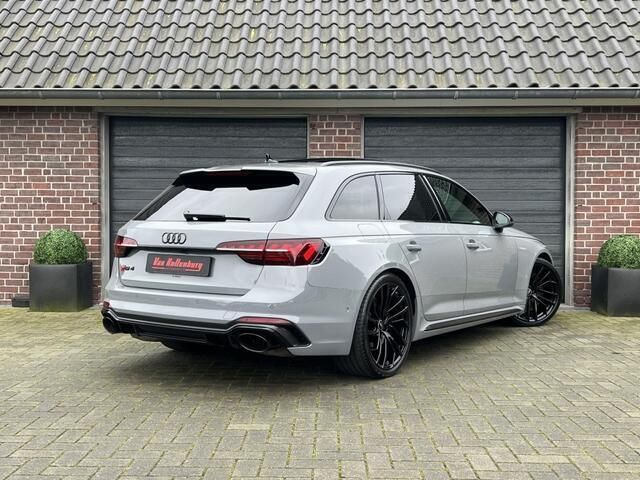 Occasion Audi RS4 Competition 451 PK (331 kW) 2021 Grijs, metallic lak Stationwagen
