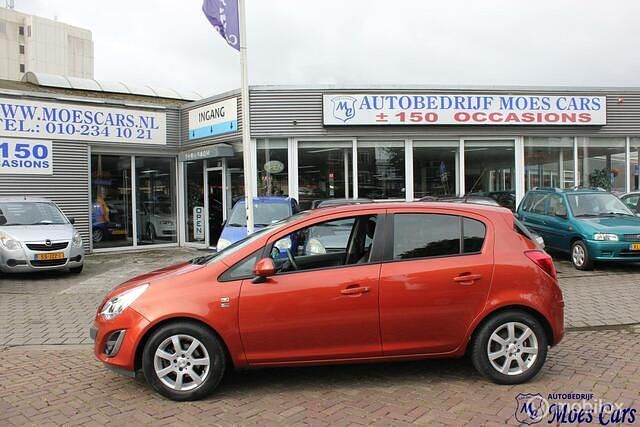 Rood Gebruikt 2012 Opel Corsa Hatchback | € 3.250 (Goede deal) - Afbeelding 1/4