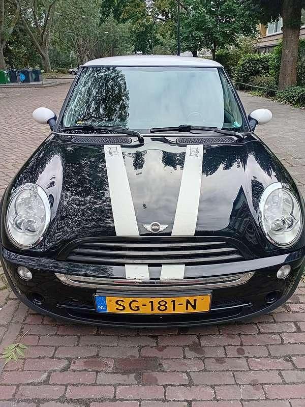 Zwart Gebruikt 2005 Mini Cooper Pepper Hatchback | € 1.300 (Eerlijke prijs) - Afbeelding 1/4