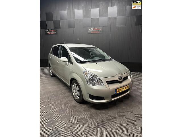 Grijs, metallic lak Gebruikt 2008 Toyota Verso Terra MPV | € 3.250 (Duur) - Afbeelding 1/4