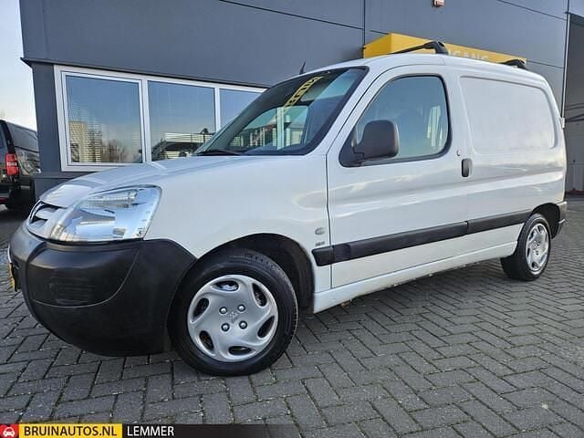 Wit Occasion 2004 Peugeot Partner MPV | € 1.145 (Super prijs) - Afbeelding 1/4