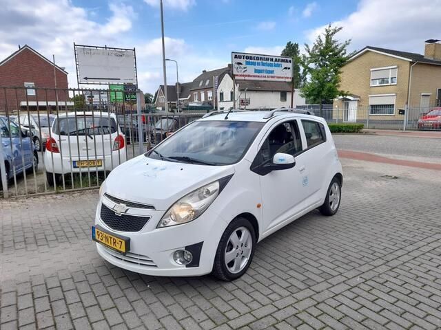 Wit Gebruikt 2010 Chevrolet Spark LT Hatchback | € 2.750 (Eerlijke prijs) - Afbeelding 1/4