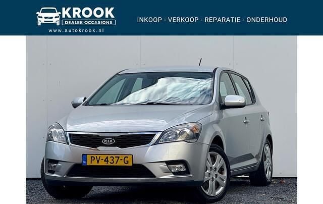 Grijs Gebruikt 2010 Kia Ceed Hatchback | € 3.900 (Goede deal) - Afbeelding 1/4