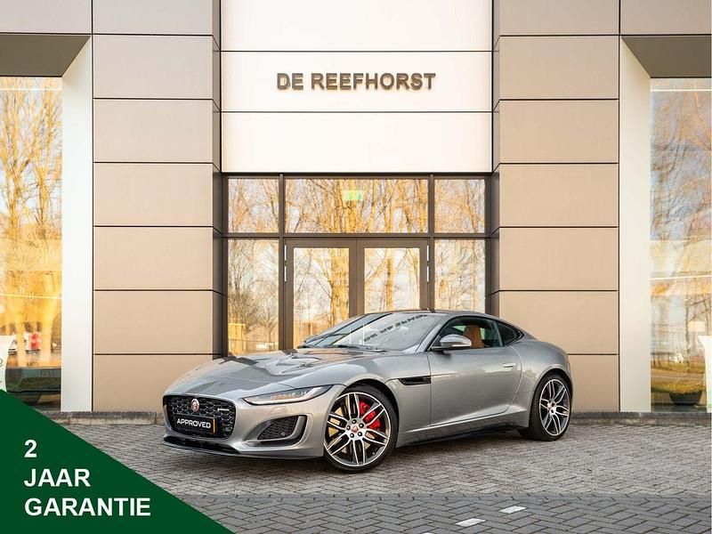 Eiger grey (licht grijs metallic)bruin Occasion 2024 Jaguar F-Type R-Dynamic Coupé | € 109.900 - Afbeelding 1/4