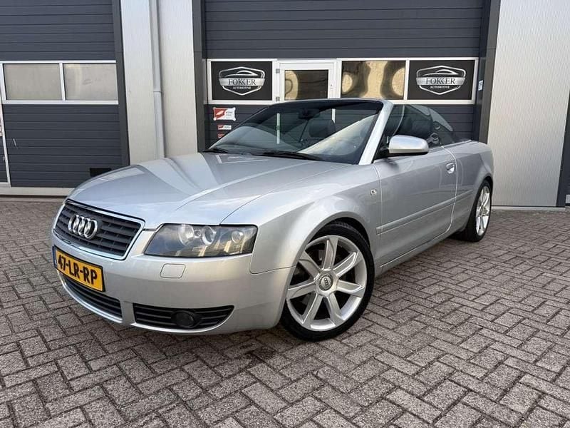 Grijs Gebruikt 2002 Audi A4 Cabriolet Exclusive Cabriolet | € 2.745 (Eerlijke prijs) - Afbeelding 1/4