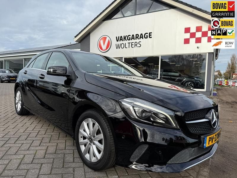 Zwart Gebruikt 2017 Mercedes A160 Ambition Hatchback | € 15.950 (Eerlijke prijs) - Afbeelding 1/4