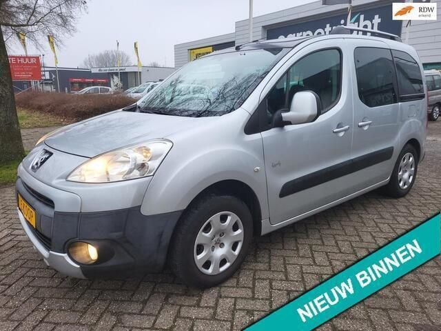 Blauw Gebruikt 2012 Peugeot Partner Tepee Family MPV | € 7.700 (Eerlijke prijs) - Afbeelding 1/4