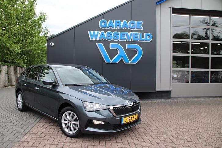 Occasion Skoda Scala Ambition 116 PK (85 kW) 2021 Grijs Hatchback