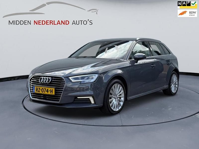 Grijs Gebruikt 2016 Audi A3 Sport Hatchback | € 13.750 (Eerlijke prijs) - Afbeelding 1/4