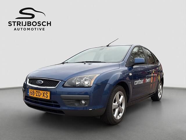 Blauw (metallic) Gebruikt 2008 Ford Focus Ambiente Hatchback | € 2.490 (Goede deal) - Afbeelding 1/4