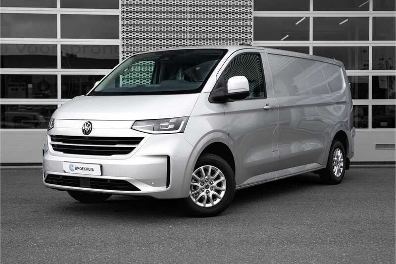 Grijs Nieuw 2024 VW T6.1 Style Van | € 55.950 - Afbeelding 1/4