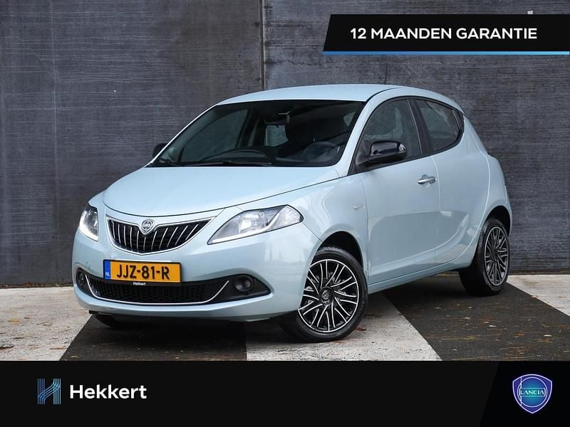 Blauw Gebruikt 2023 Lancia Ypsilon Gold Hatchback | € 16.495 - Afbeelding 1/4