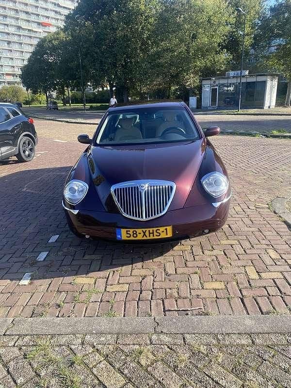 Rood Gebruikt 2003 Lancia Thesis Sedan | € 11.500 - Afbeelding 1/4