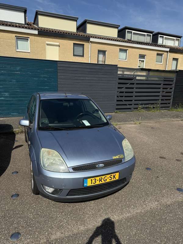 Blauw Gebruikt 2005 Ford Fiesta Futura Hatchback | € 750 (Goede deal) - Afbeelding 1/4