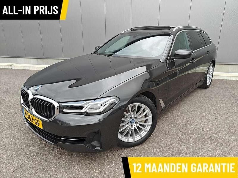 Grijs Gebruikt 2022 BMW 520 Stationwagen | € 35.940 (Goede deal) - Afbeelding 1/4