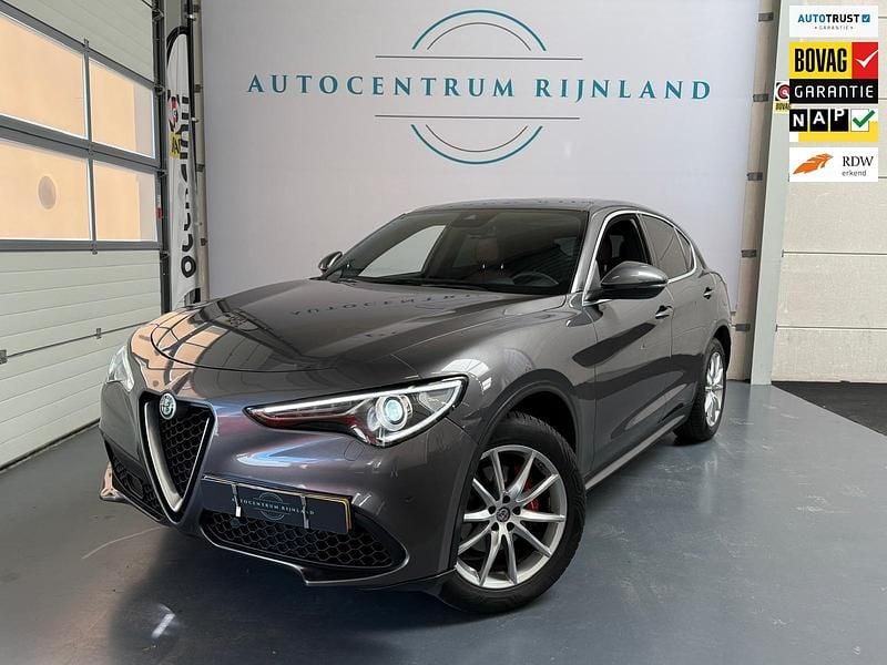 Grijs Gebruikt 2018 Alfa Romeo Stelvio Super SUV | € 27.999 (Super prijs) - Afbeelding 1/4