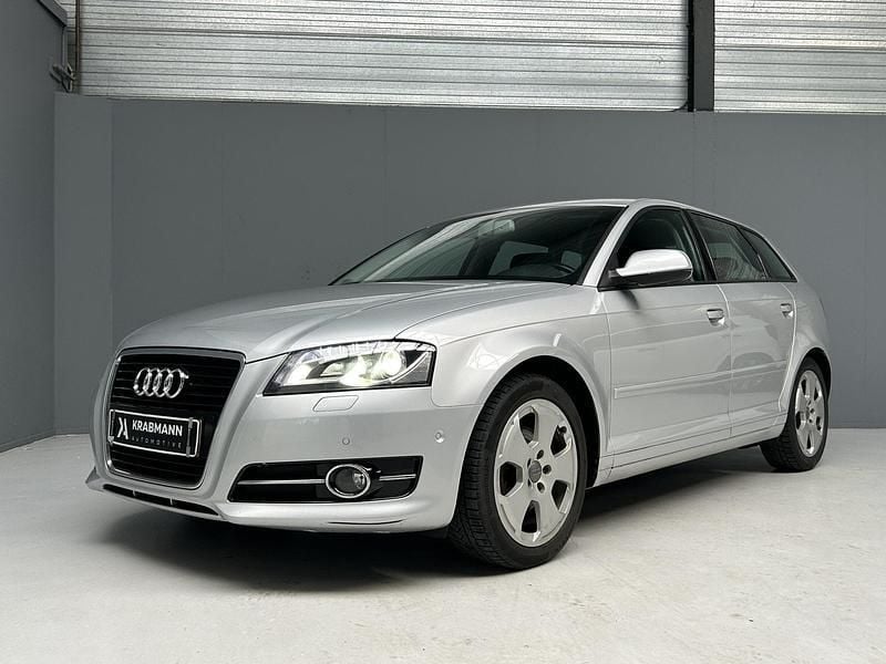 Grijs Gebruikt 2011 Audi A3 Ambition Hatchback | € 7.999 (Eerlijke prijs) - Afbeelding 1/4
