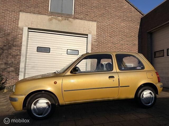 Occasion Nissan Micra 55 PK (40 kW) 1997 Geel Hatchback