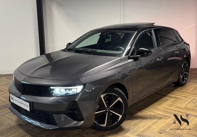 Grijs Gebruikt 2024 Opel Astra Hatchback | € 28.940 (Super prijs) - Afbeelding 1/4