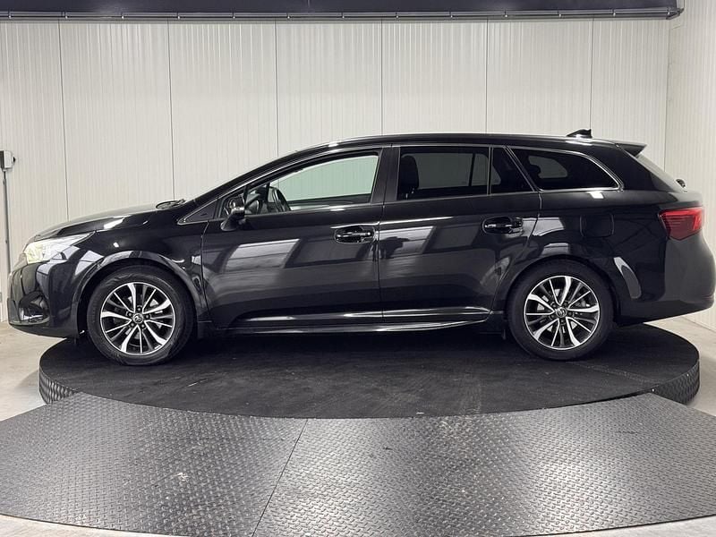 Occasion Toyota Avensis Skyview Edition 147 PK (108 kW) 2018 Zwart Stationwagen