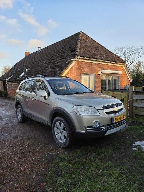 Beige Occasion 2007 Chevrolet Captiva SUV | € 2.200 (Goede deal) - Afbeelding 1/4